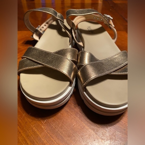 NeroGiardini Womens Size 37 (US 7) Leather Metallic Gold Flatform Sandals - Picture 8 of 16